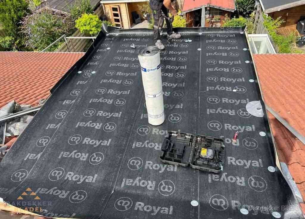 Dakrenovatie met Royal onderdak op plat dak in Bladel